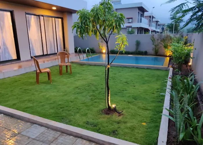 Casa Del Capitan-2Bhk With Private Pool & Lawn. Villa Karjat